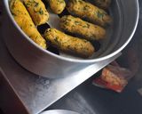 पालक मुठिया (Palak methi muthiya Recpi In Hindi) रेसिपी चरण 3 फोटो