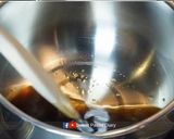 A picture of step 3 of Grass Jelly Snow Ice with Fresh Milk and Caramel Sauce.