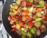 Foto langkah ke 3 dari resep Tumis Ikan Asin.