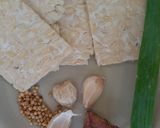 Foto langkah ke 1 dari resep Tempe Mendoan Simple.