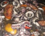 Foto langkah ke 5 dari resep Cumi Kuah Hitam.