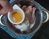 A picture of step 4 of Murgh Musallam.