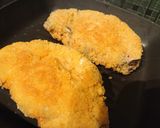 A picture of step 4 of Breaded pork chop, shrimp and mushrooms.