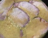 Foto del paso 5 de la receta: Lomo al ajillo con salsa de quesos y manzana asada, para cena-exprés