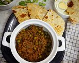 A picture of step 4 of Keema matar.