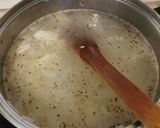 Tejfölös hagymaleves recept fázis 3 fotója