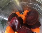 Méregtelenítő céklás-répás-narancsos smoothie recept fázis 2 fotója