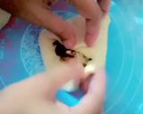 A picture of step 3 of Pizza bomb.