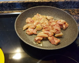 Foto del paso 2 de la receta: Pollo con garbanzos al curry