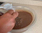 Foto del paso 6 de la receta: Bizcochón de galletas de chocolate (tipo Príncipe)