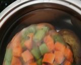 Foto del paso 2 de la receta Salteados de judías verdes con zanahoria y patatas y huevos duros