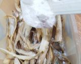 Foto langkah ke 2 dari resep Ikan Asin Layur Crispy.