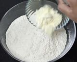 A picture of step 2 of Mini chicken bread.