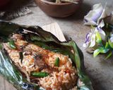 Foto langkah ke 4 dari resep Nasi Bakar Teri Goreng.