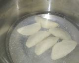 A picture of step 4 of Steam gujiya.