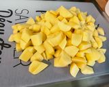 Une image de l'étape 5 de Pommes de terre sautées aux pickles, ail noir et persil.