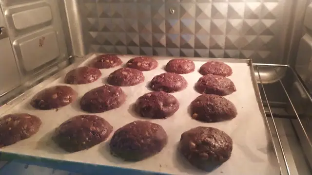 Langkah-langkah untuk membuat Cara bikin Chocochips rolled out cookies