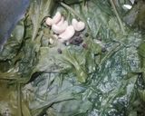 A picture of step 3 of Lahsuni Palak Paneer.