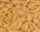 Foto del paso 5 de la receta: Guiso de alitas con fideos Caracol y papas