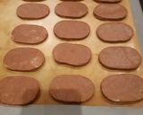 Une image de l'étape 2 de Les sablés au chocolat au lait un autre décore simple.