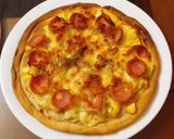 Hình bước làm 4 của món Pizza Dứa xúc xích