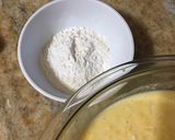 Foto del paso 3 de la receta: Budín de choclo, tomate, queso y cebolla