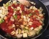 Une image de l'étape 7 de Tarte bonhomme » au céleri branche,tomates, mozzarella,oignon de roscoff et poivre vert frais.