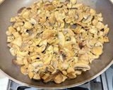 Foto del passaggio 2 della ricetta Crespelle ai funghi