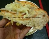 Foto langkah ke 8 dari resep Pizza ekonomis eggless by Naning.