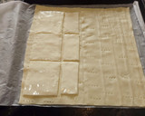 Foto del paso 5 de la receta: Empanadas de jamón york con bacón, dátiles y queso (Tú eliges la masa)