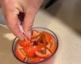 Foto del paso 1 de la receta: Tostadas con tomate y butifarra de huevo
