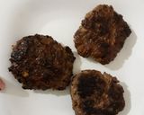 A picture of step 3 of Beef burger.