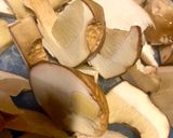 Une image de l'étape 1 de Omelette aux 2 champignons.