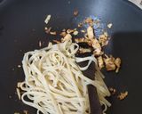 Foto langkah ke 5 dari resep Fetucini Spicy Tuna Aglio Olio.