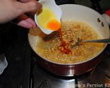 A picture of step 5 of Persian honey-saffron walnuts brittle(سوهان عسلی گردویی).