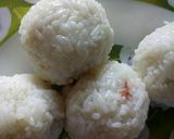 Foto langkah ke 2 dari resep Bola-bola Nasi Isi Kornet (Sarapan #5hari).