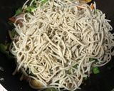 A picture of step 5 of Egg Noodles in Spicy South Indian Flavour.