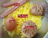 Gambar langkah 1 resipi 👩‍🍳Mee Goreng Cendawan Sosej.