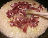 A picture of step 2 of Risotto speck e brie.
