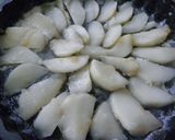 Foto del paso 1 de la receta: Torta invertida de peras