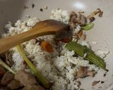 Foto langkah ke 3 dari resep Nasi Goreng Putihan dengan Ayam Bumbu Serai Daun Jeruk.