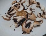 Foto del paso 2 de la receta: Pizza 2 sabores: con atún y con champiñones