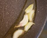 Foto del paso 1 de la receta Champiñones Salteados con ajo, cebolla y soja dulce