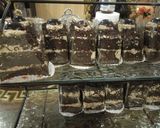 Foto langkah ke 3 dari resep Resep black forest potong.