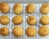 Foto langkah ke 6 dari resep Matcha Glazed Doughnut (2 Egg Yolks) 🍩💚🍵.