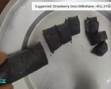A picture of step 7 of Oreo Chocolate Swiss Rolls.