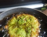 Foto langkah ke 9 dari resep Telur Dadar Goreng Tepung Daun Kelor.