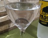 Foto del paso 2 de la receta: Gin tonic con pepino