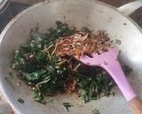 Foto langkah ke 4 dari resep Tumis Daun Singkong.