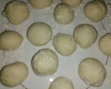 A picture of step 5 of Awama with Cream Filling.